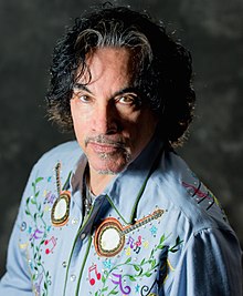 How tall is John Oates?